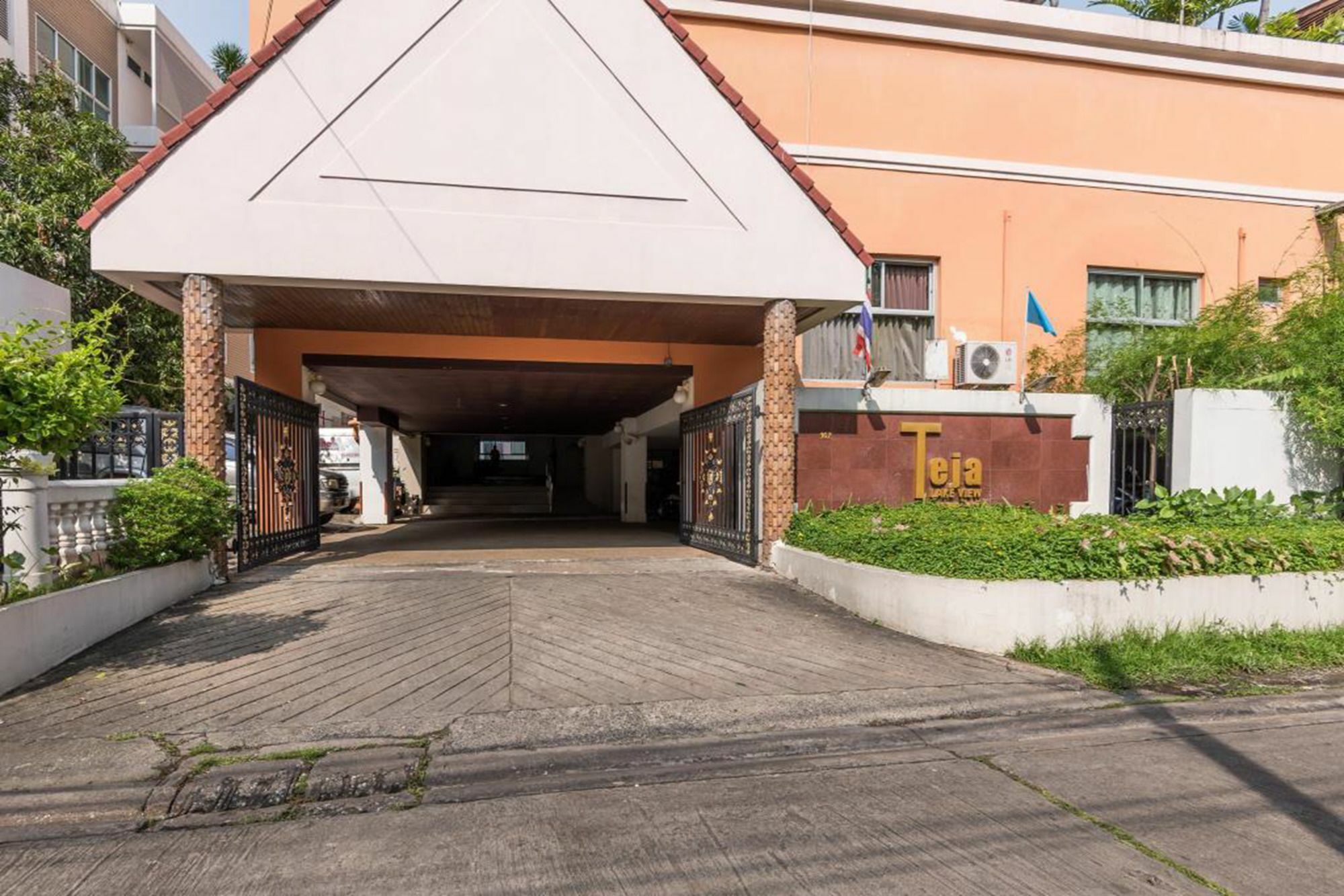 Teja Hotel Bangkok Exterior photo